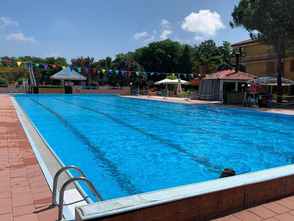Piscina San Lorenzo Сантия Екстериор снимка